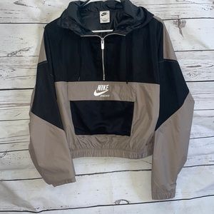 NWT NIKE PULLOVER JACKET MEDIUM